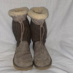 UGG BOOTS size 7